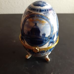 STUNNING RARE Imperial Porcelain 4" Footed Pysanka Made in Russia Trinlet Holder